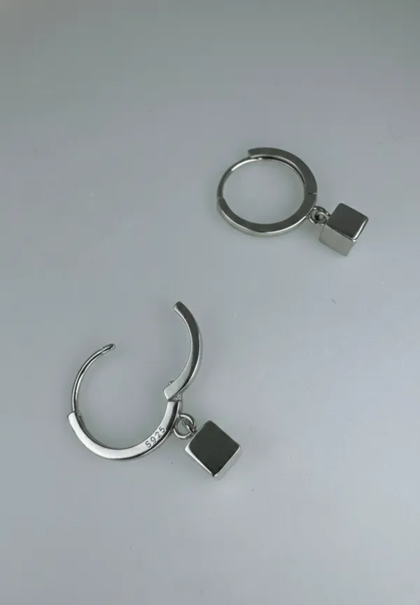 Silver_Hoop_Earrings_With_Black_Cube_Charm